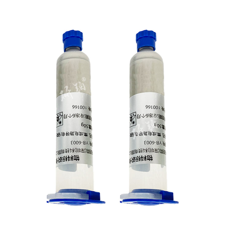 Colle argent conductrice pour circuit int&eacute;gr&eacute;
