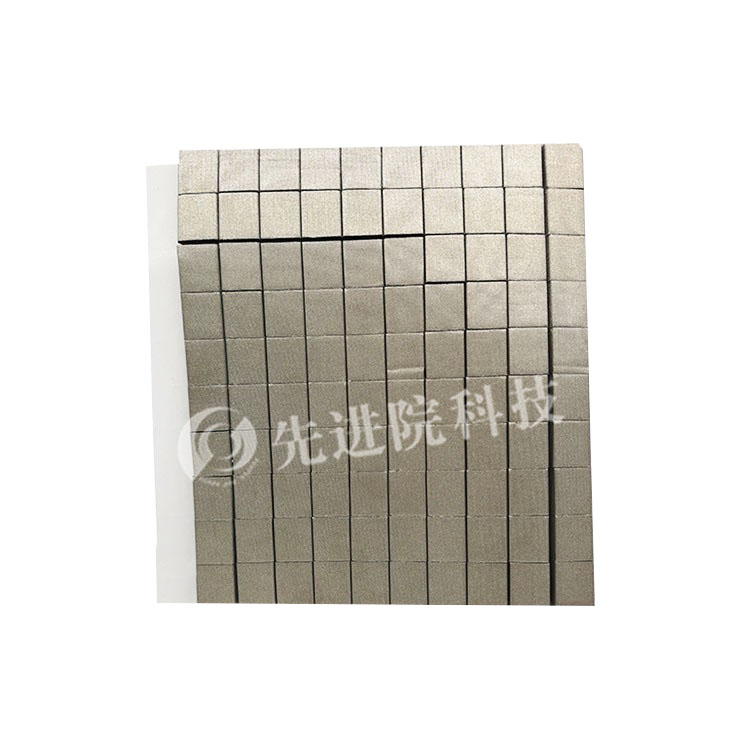 Omnidirectional conductive foam